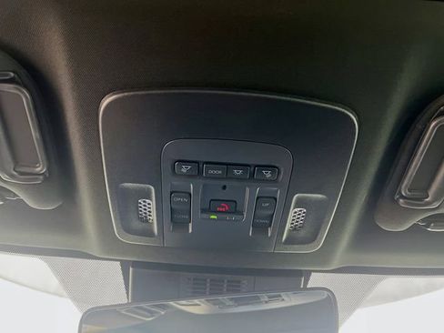 Used 2025 Toyota Camry SE image 19