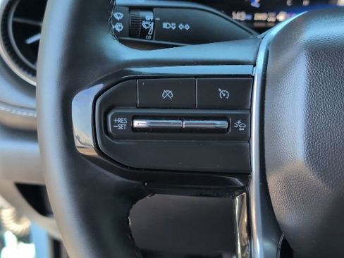 New 2025 Chevrolet Colorado LT w/ LT Convenience Package image 18