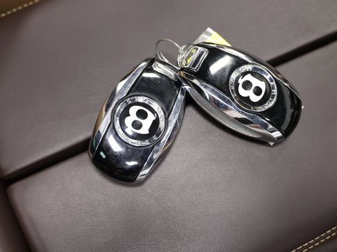Used 2018 Bentley Bentayga AWD/4WD image 5