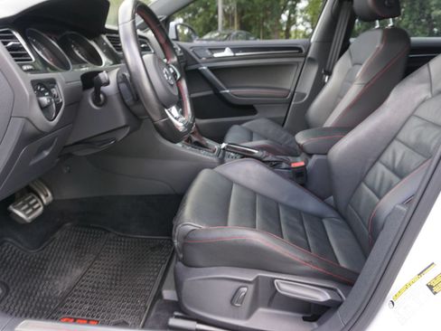 Used 2017 Volkswagen GTI SE FWD image 28