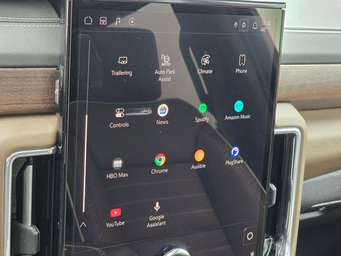 Certified 2025 GMC Yukon Denali Ultimate image 39