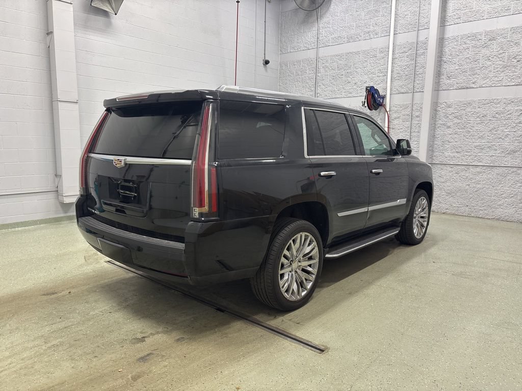 Used 2020 Cadillac Escalade Premium Luxury AWD/4WD image 3