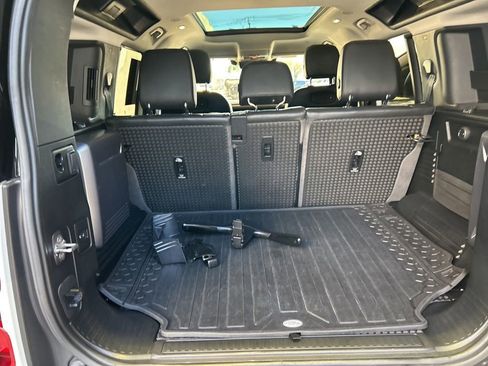 Used 2020 Land Rover Defender 110 SE image 41