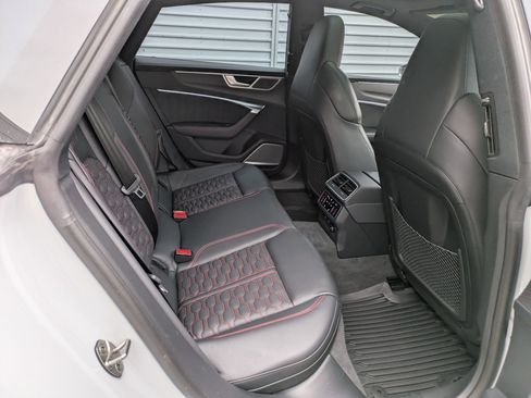 Used 2022 Audi RS 7 Sportback image 32