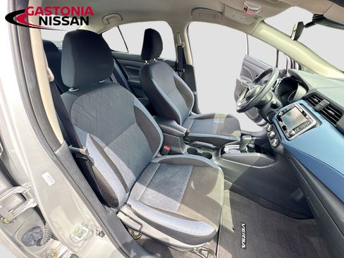 Used 2025 Nissan Versa SV FWD image 34