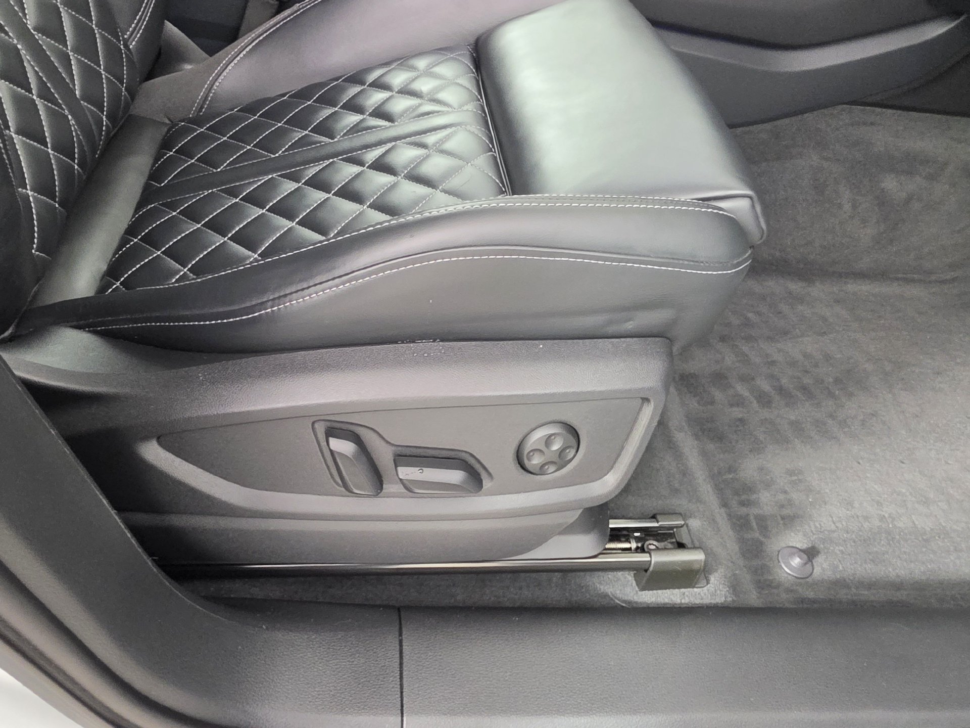 Used 2024 Audi SQ5 Premium Plus AWD/4WD image 35