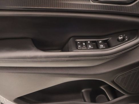 Used 2025 Jeep Grand Cherokee Altitude RWD image 16