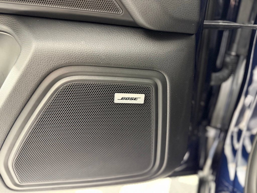 Certified 2021 Porsche Macan AWD/4WD image 28