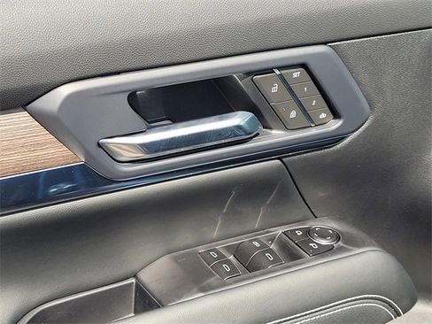 New 2026 GMC Terrain Denali w/ LPO, Black Badging Package image 23