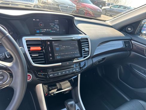 Used 2017 Honda Accord EX-L image 29