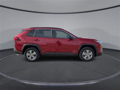 Used 2025 Toyota RAV4 LE image 9