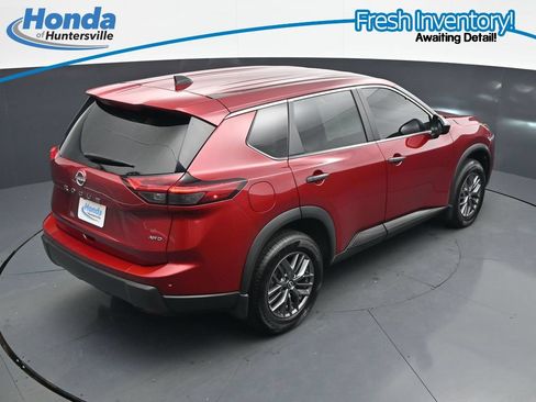 Used 2024 Nissan Rogue S AWD/4WD image 25