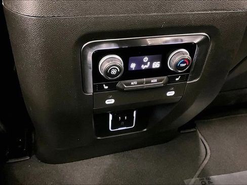 Used 2024 Chevrolet Tahoe Premier image 34