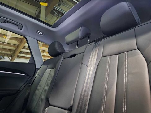 Certified 2025 Audi Q5 Premium image 19