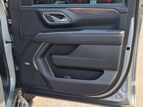 Used 2023 Chevrolet Tahoe High Country image 5