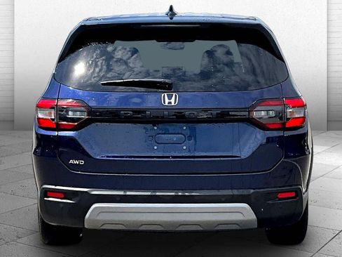 Used 2025 Honda Pilot EX-L image 3
