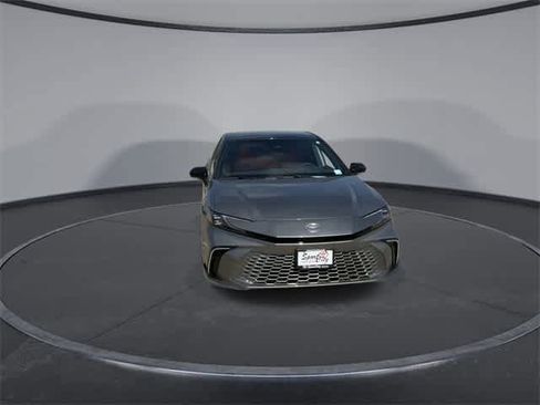 Used 2025 Toyota Camry XSE image 3