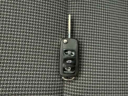 Used 2018 Volkswagen Beetle 2.0T S FWD image 50