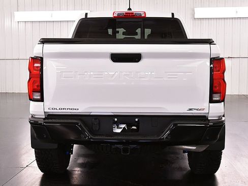 Used 2024 Chevrolet Colorado ZR2 w/ ZR2 Convenience Package III AWD/4WD image 6
