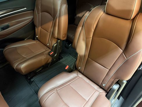 Used 2021 Buick Enclave Avenir w/ Avenir Technology Package image 39