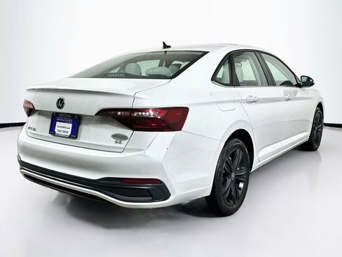 Used 2024 Volkswagen Jetta SE w/ Panoramic Sunroof Package FWD image 8