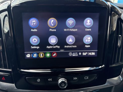 Used 2023 Chevrolet Traverse LT w/ Rear Camera Mirror Package image 23