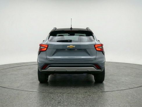 Used 2025 Chevrolet Trax LT image 7