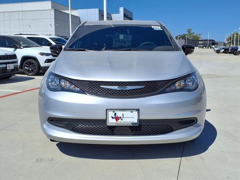 New 2026 Chrysler Voyager LX image 5