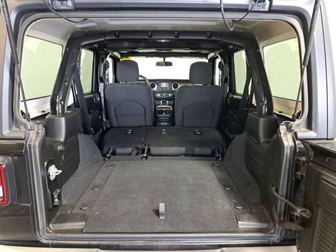 Used 2018 Jeep Wrangler Unlimited Sport image 23