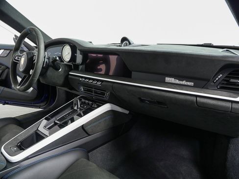 Certified 2023 Porsche 911 Dakar image 20