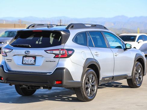 Used 2023 Subaru Outback Onyx Edition image 5