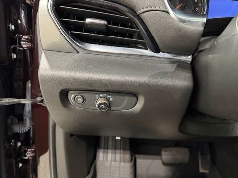 Used 2023 Chevrolet Traverse LT FWD image 10