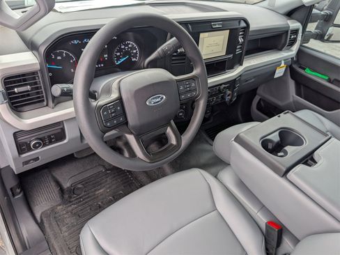 New 2026 Ford F350 4x4 Regular Cab DRW Super Duty image 5