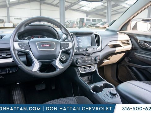 Used 2024 GMC Terrain SLE image 22