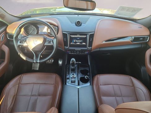 Used 2017 Maserati Levante w/ Sport Package AWD/4WD image 18