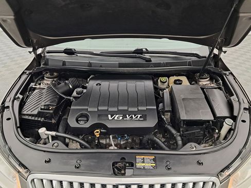 Used 2010 Buick LaCrosse CXL image 18