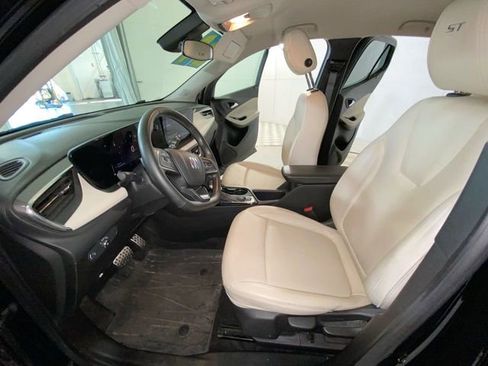 Used 2024 Buick Encore GX Sport Touring w/ Advanced Technology Package AWD/4WD image 24