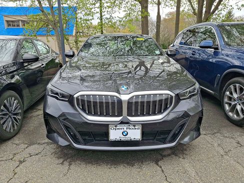 Used 2025 BMW 530i xDrive w/ M Sport Package AWD/4WD image 2