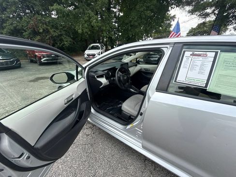 Used 2022 Toyota Corolla LE w/ Carpet Mat Package (TMS) FWD image 12