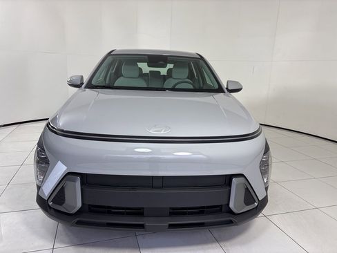 New 2026 Hyundai Kona SE image 8