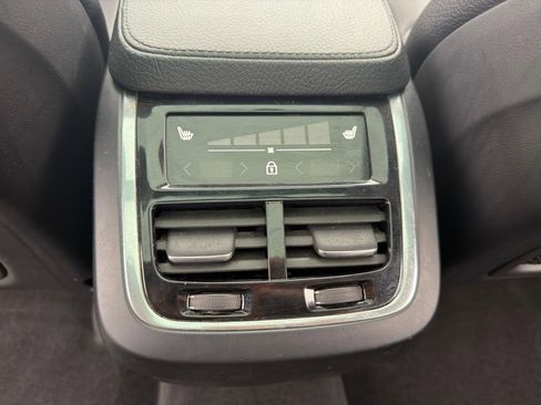 Used 2022 Volvo XC90 T6 Momentum w/ Advanced Package image 34