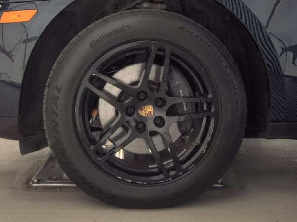 Used 2019 Porsche Macan AWD/4WD image 19