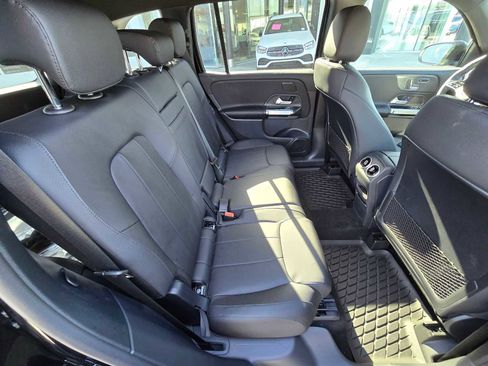 Used 2024 Mercedes-Benz GLB 250 4MATIC image 17