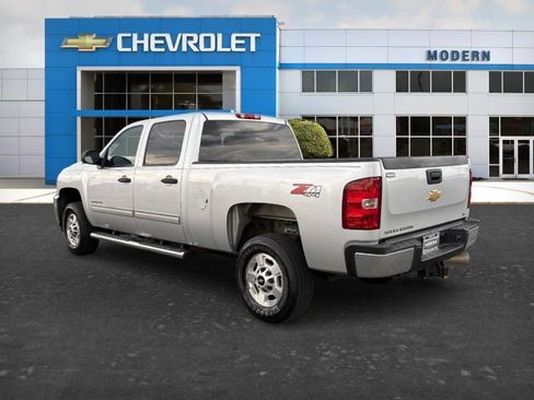 Used 2014 Chevrolet Silverado 2500 LT w/ Suspension Package, Off-Road AWD/4WD image 3