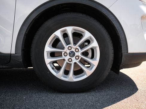 Used 2020 Ford Escape SE image 14