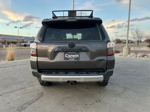 Used 2017 Toyota 4Runner TRD Off-Road Premium AWD/4WD image 7