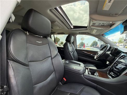 Used 2019 Cadillac Escalade ESV Premium Luxury RWD image 37