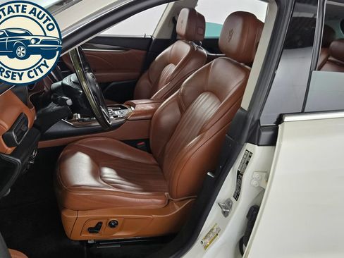 Used 2019 Maserati Levante GranLusso AWD/4WD image 29