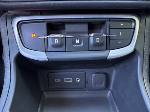 Used 2024 GMC Terrain SLE image 18