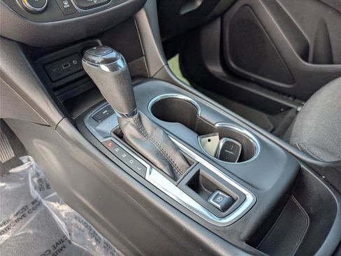 Used 2021 Chevrolet Equinox LT image 12